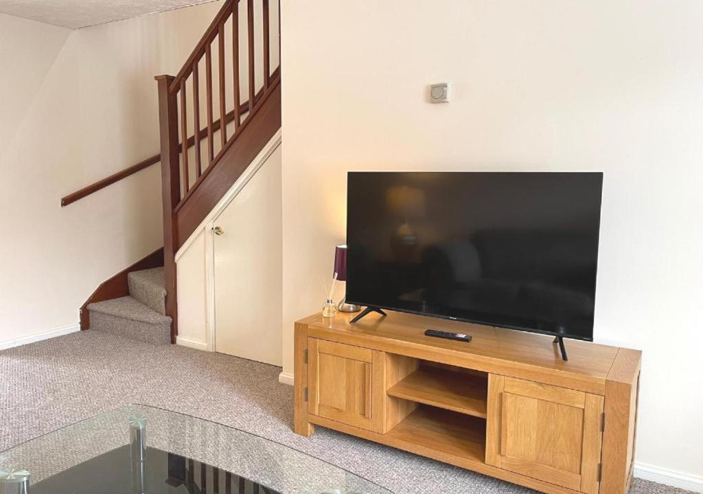Ashford Holiday Home Smithy Drive Sleeps 5 Free Wifi And Vehicle Parking Kingsnorth Eksteriør billede