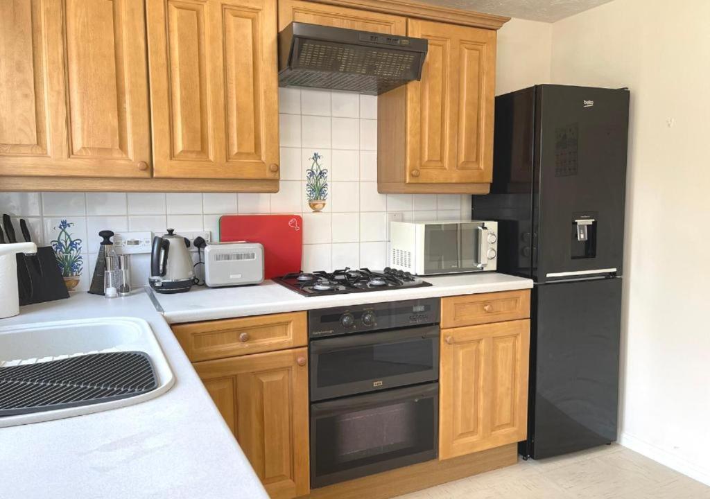 Ashford Holiday Home Smithy Drive Sleeps 5 Free Wifi And Vehicle Parking Kingsnorth Eksteriør billede